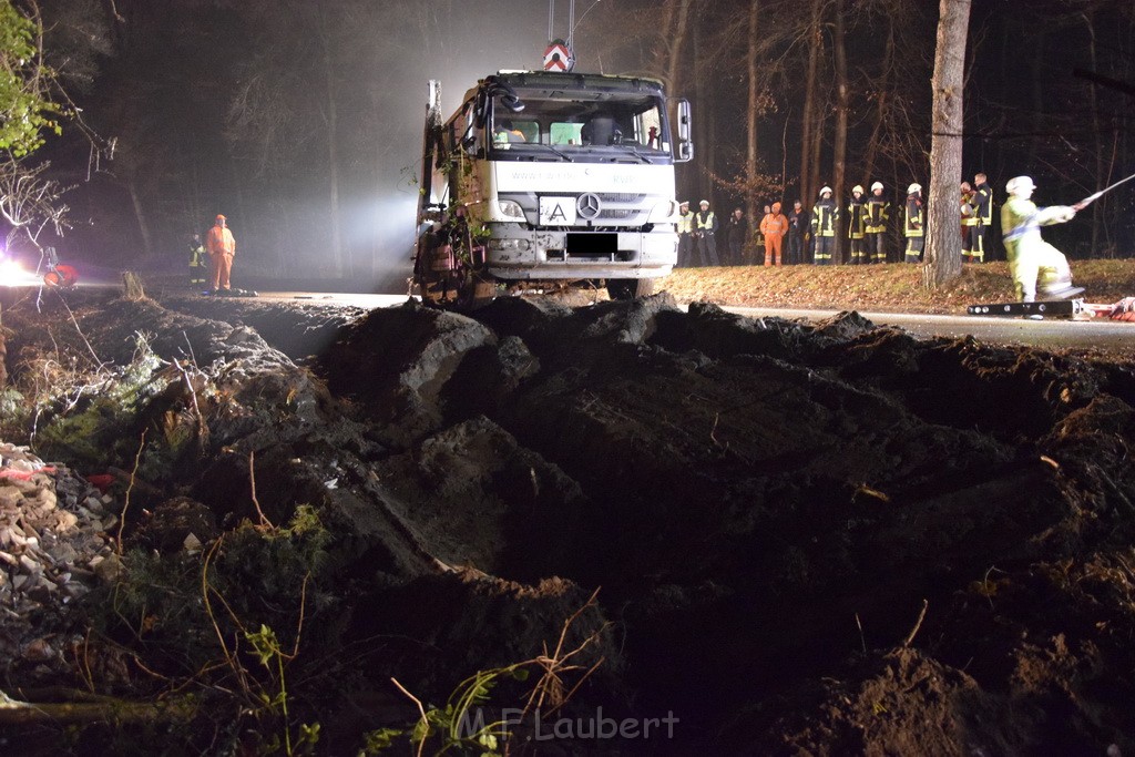 Container LKW umgestuerzt Koeln Brueck Bruecker- Dellbruecker Mauspfad P533.JPG - Miklos Laubert